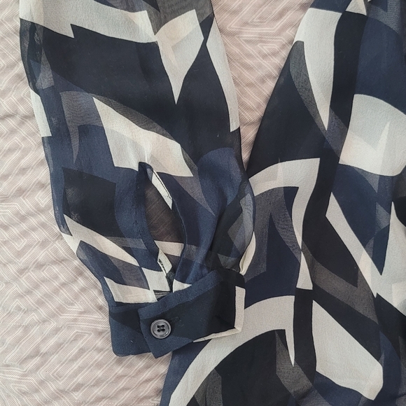 French Connection Silk Geometric Pattern Black and White Long Sleeve Top - Picture 7 of 11